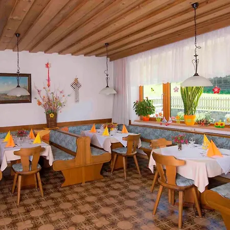 招待所 Lindenhof**, 3*