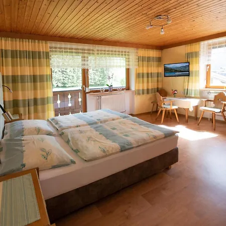 Guest house Lindenhof**, 3*