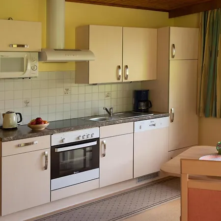 Lindenhof**, 3* 劳里斯
