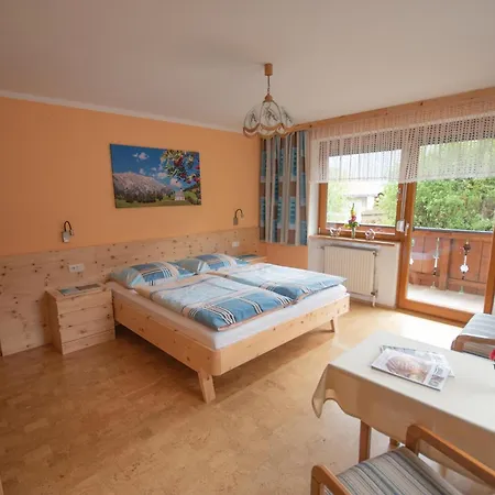 Lindenhof**, 3*