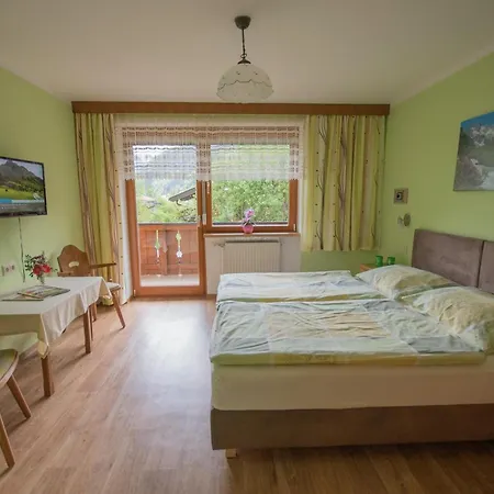 Lindenhof**, 招待所 3*